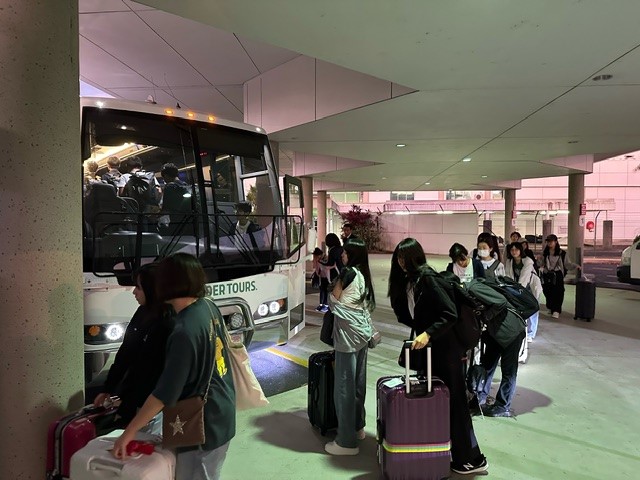 060806 2日目空港着 (2)